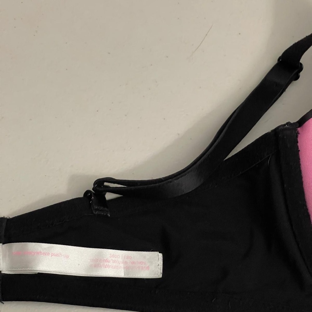 Victoria's Secret Black Padded T-Shirt Bra - Picture 2 of 3